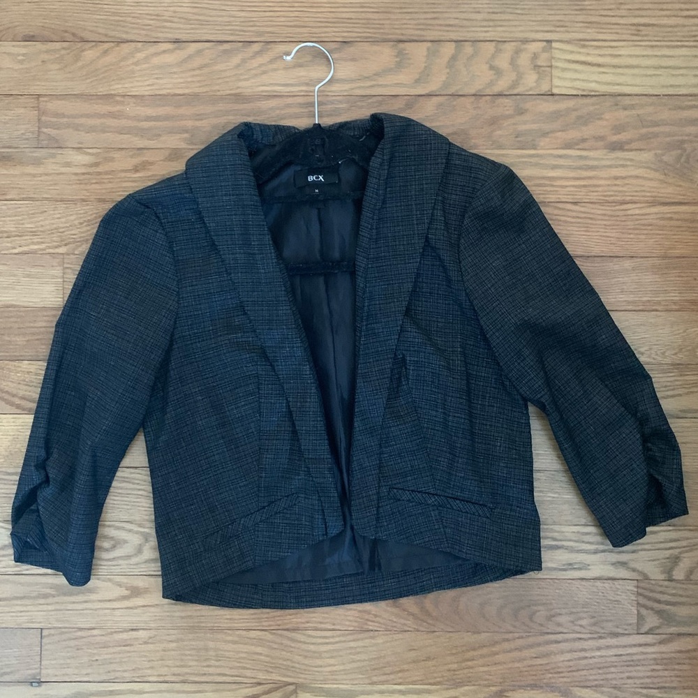 Crop blazer 3/4 sleeves with padded shoulders